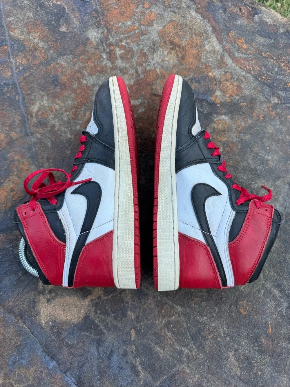 Jordan 1 Retro High OG Kids Shoes - White/Black/Red Sz 4Y FD4137-106 Basketball